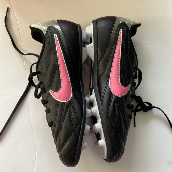 ✨2xHP✨ NWOT Nike soccer cleats - Picture 3 of 6